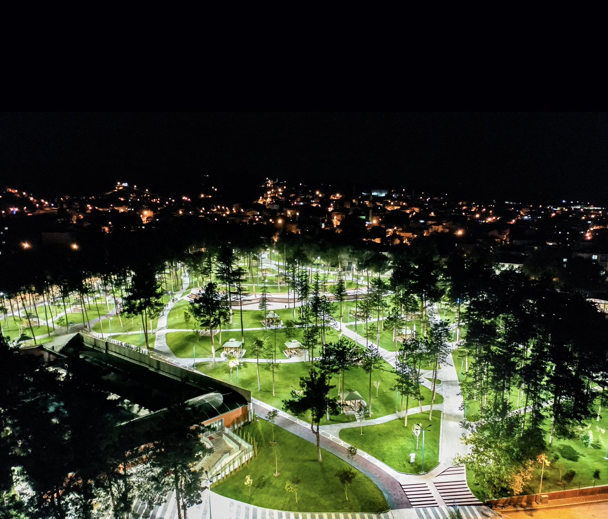 Tıkla, basılı tut ve 4K kalitesinde yükle.

Tap, hold and load in 4K.

#ÇamlıkKoruPark
#Erbaa