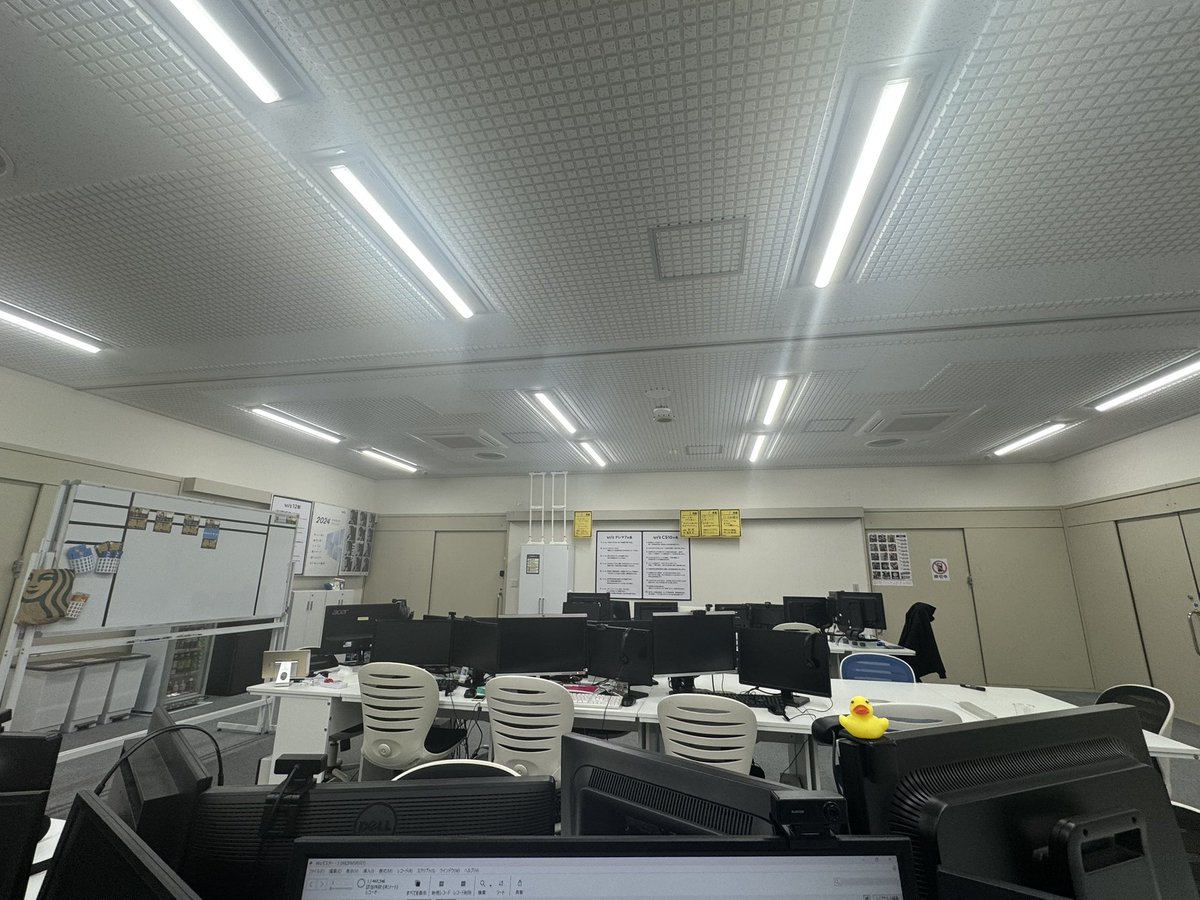 akip752's tweet photo. 月曜日休みでまじで今日に全て終わらすとか思ってたら周り誰もいなくなってた https://t.co/luCppV9lu2