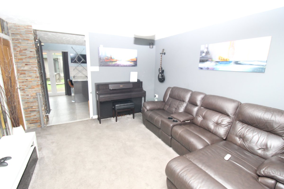 Fraser_wood's tweet photo. ๐ FOR SALE ๐
3 Bedroom end town house in Clayhanger WS8
Full details and more photos here https://t.co/RXfBDbeQvn
To book an appointment to view call 01922 627686
#ForSale #HomeForSale #EstateAgent #LocalExpert #WS8 https://t.co/fL7cTR1teF