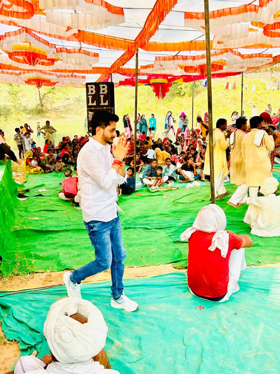 pcgurjar02's tweet photo. पिछले कई वर्षों से पार्टी के लिए एक समर्पित कार्यकर्ता के रूप में काम कर रहे भाई अजय सरधना को NSUI मौका जरूर दे
#कोटपुलती_NSUI_माँगे_अजय_सराधना
@SachinPilot @IndrajGurjarinc @varunchoudhary2 @VinodJakharIN @AjaySaradhna @NSUIRajasthan @nsui https://t.co/klIhTZlabo