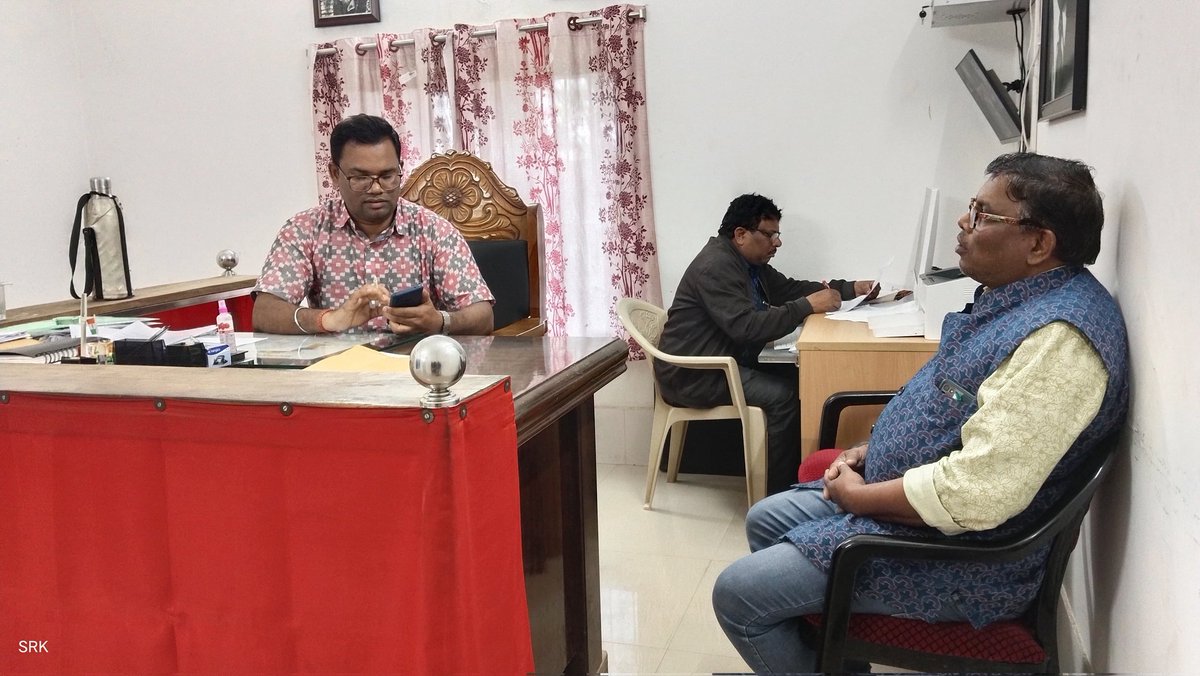 adhbhadrak's tweet photo. Identified Govt. land for construction of proposed CFC at Barasar  Natural Fibre &amp; Allied Cluster as per kind instruction of the Collector, Bhadrak jointly  by Asst. Director (Handicrafts), Bhadrak, HPO,Tihidi, R.I. Tihidi Tahasil.
@DM_Bhadrak
@HTH_Odisha https://t.co/BvcxKKsiW8