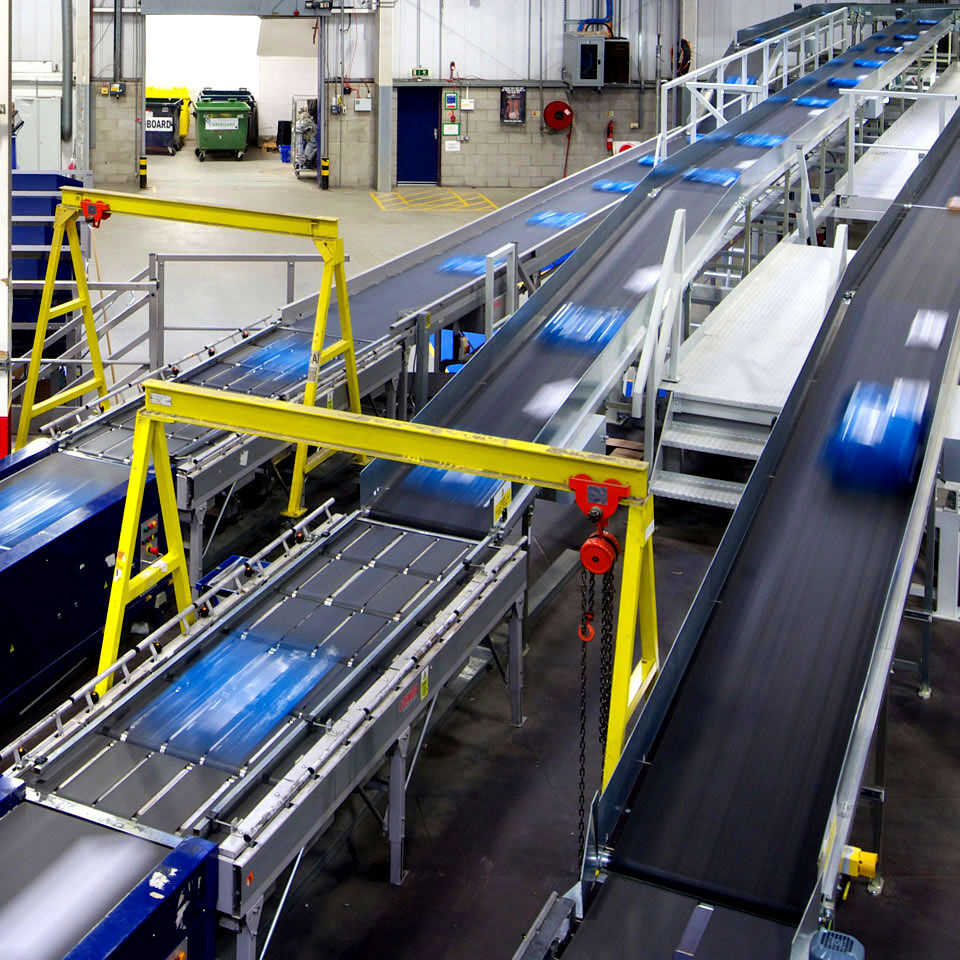 Get your warehouse moving with a full range of belt, powered and gravity roller conveyors which can connect directly to the vehicle loading and unloading conveyor to create fully automated systems.

bit.ly/40kEEBw