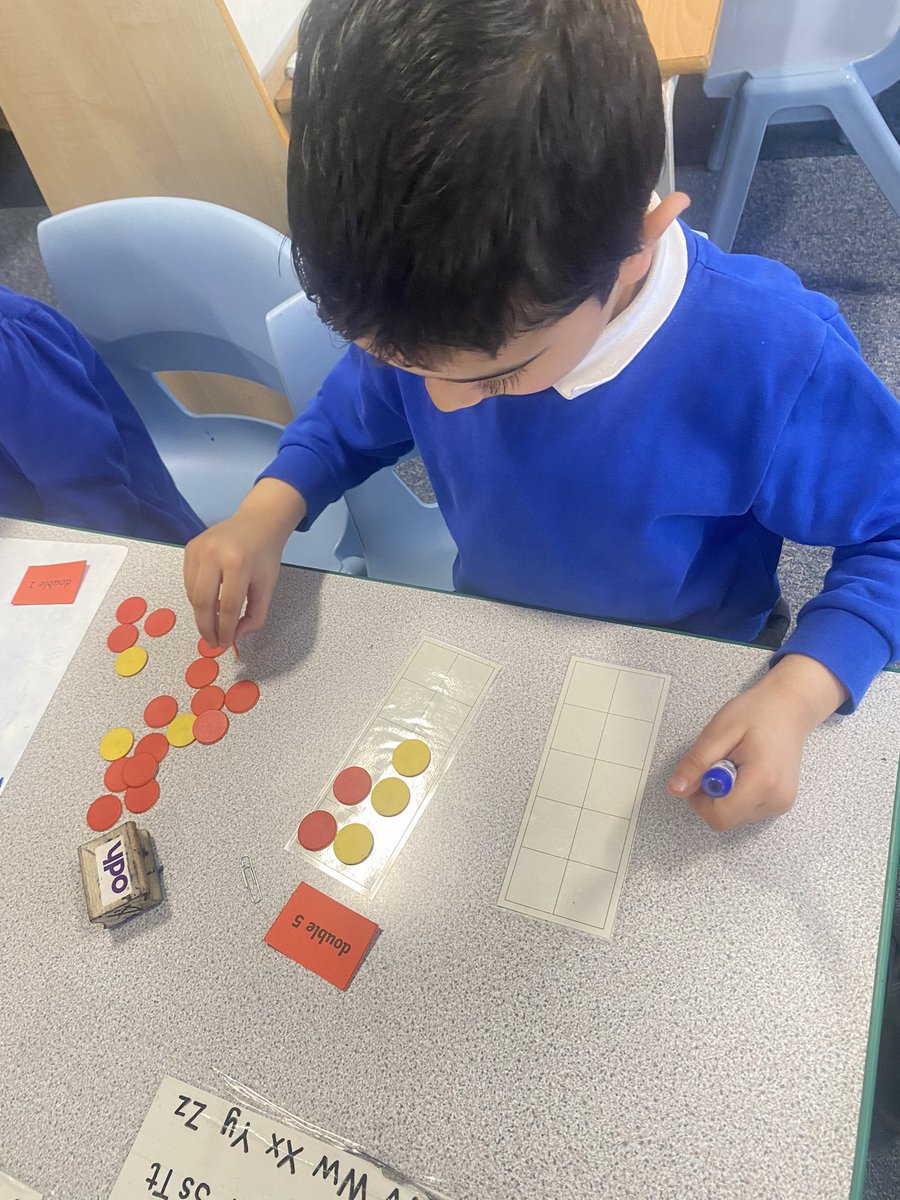 SunningHillPrim's tweet photo. 1H have been learning about doubles in maths using counters and ten frames. https://t.co/OmC2qHf5IT