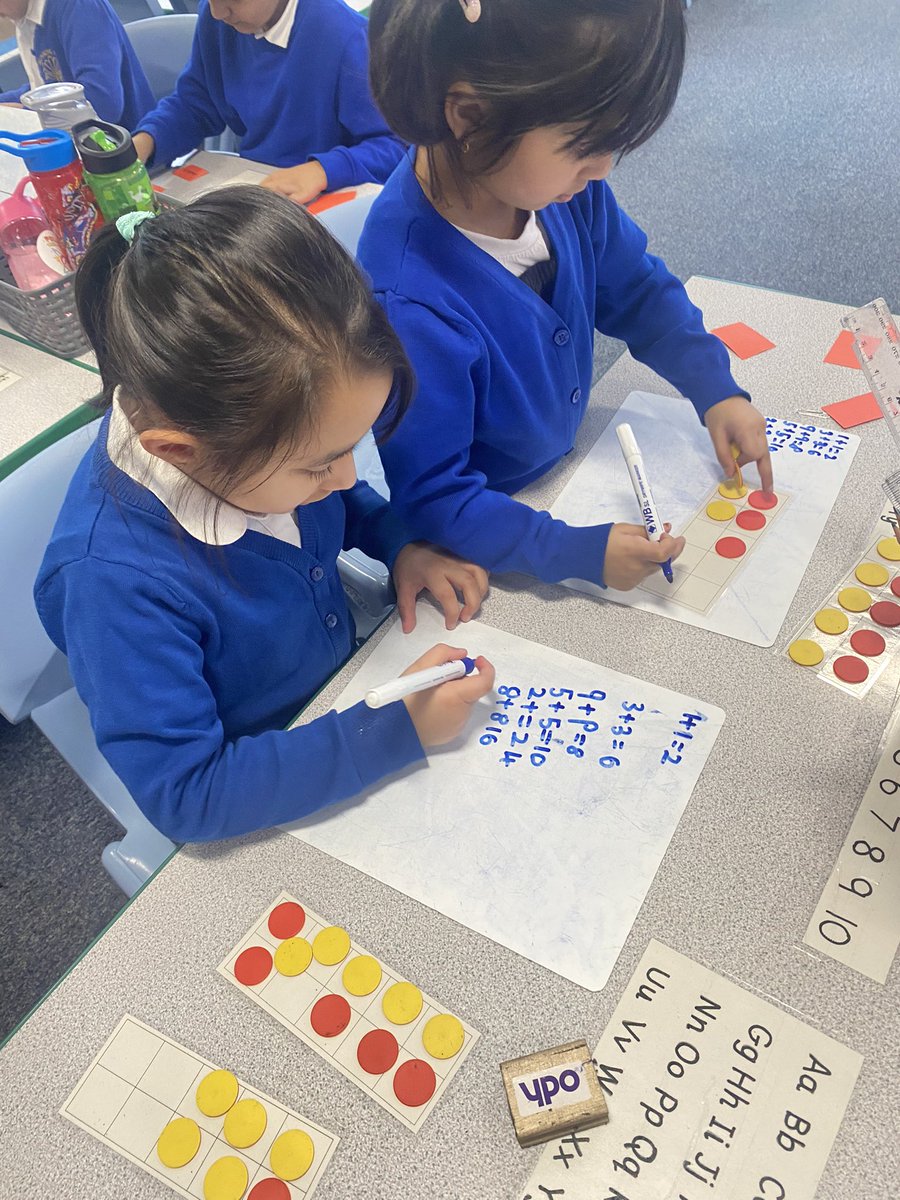SunningHillPrim's tweet photo. 1H have been learning about doubles using counters and ten frames. https://t.co/Qsx112XqIu
