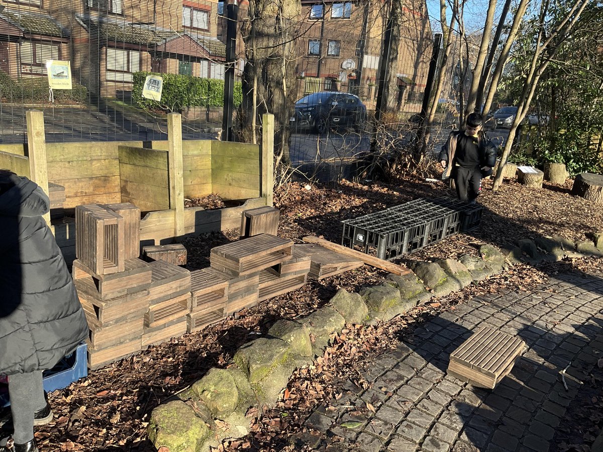 Reception have enjoyed building a staircase pattern this week by ordering the Number blocks 1 to 5. They have also managed to find lots of other ways to build their staircases.