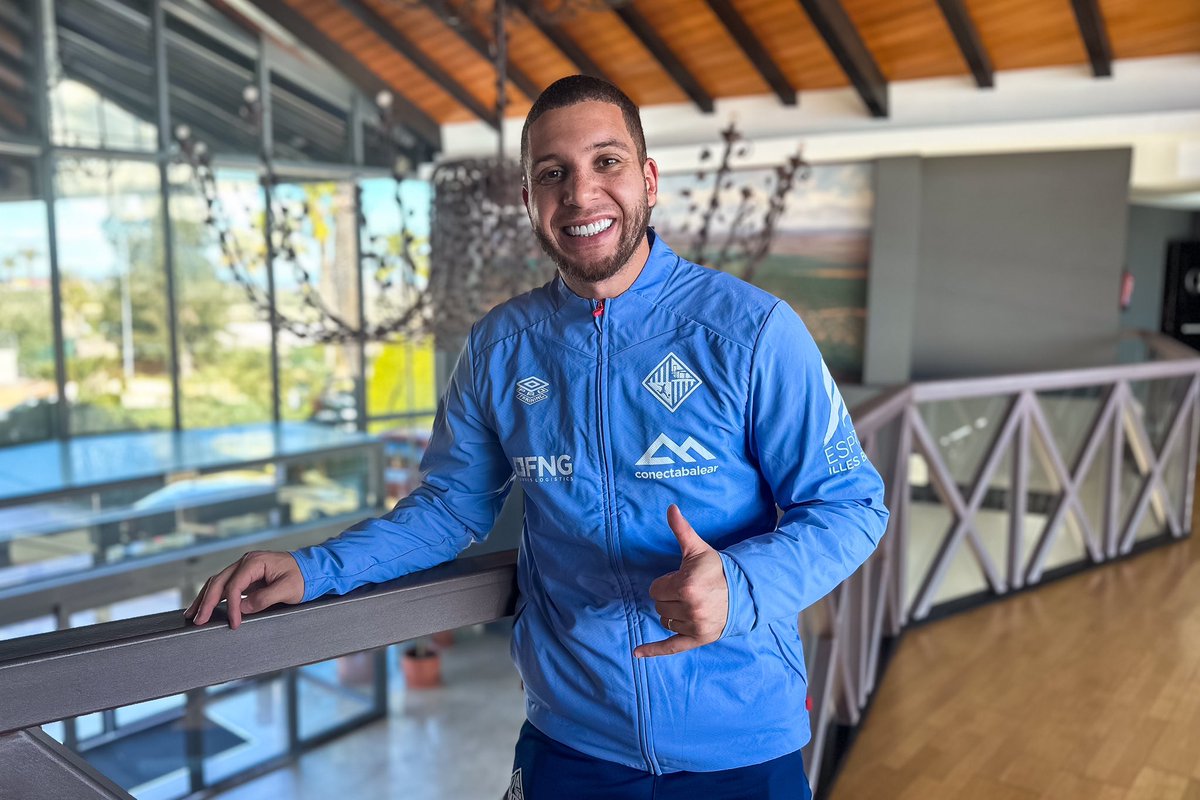 🚨 𝐂𝐡𝐚𝐫𝐮𝐭𝐨 ya está listo para jugar‼️

📇 El club acaba de recibir el visado y toda la documentación está en regla por lo que ya está disponible para Vadillo

#GOCharuto
#IllesBalearsPalmaFutsal
#PrimeraDivisiónFS