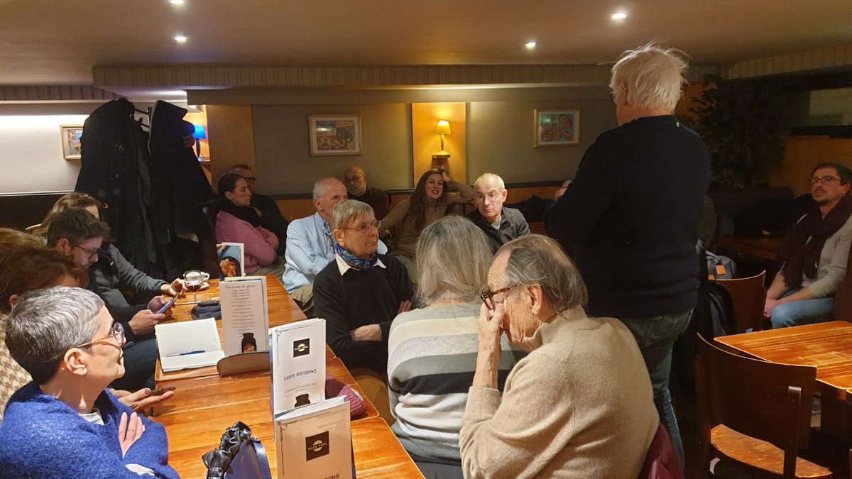 👏 Encore un succès hier pour « Les Ami.es de la Place », réuni.es autour de Jonas Cardoso du <a href="/Collectif_Golem/">Collectif Golem</a> sur le thème 'La gauche et l'antisémitisme : entre lutte nécessaire et errements'. Un débat nourri, pour #fairedelapolitiqueautrement