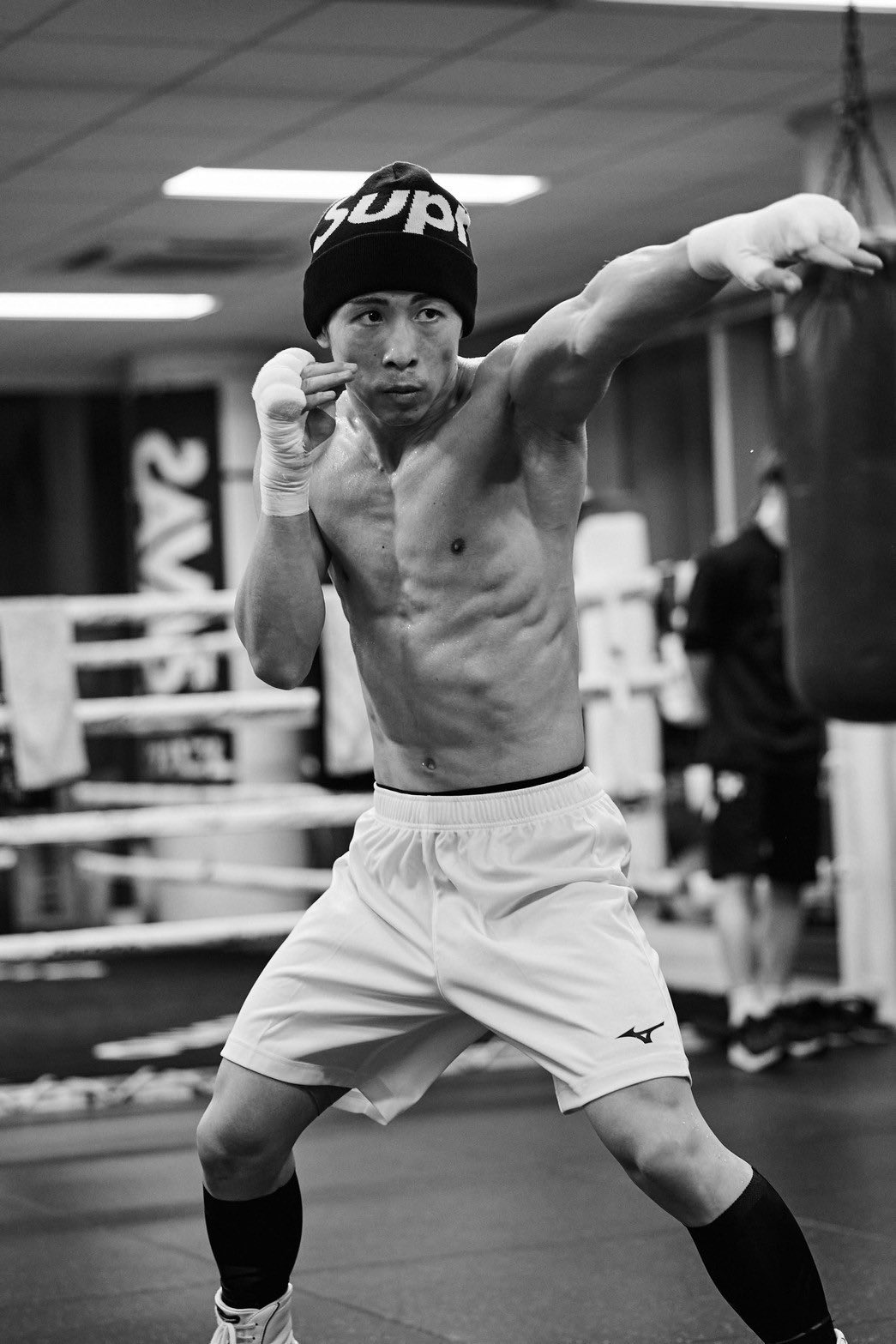 希少 井上尚弥選手着 ミズノ トラックジャケット イーグル