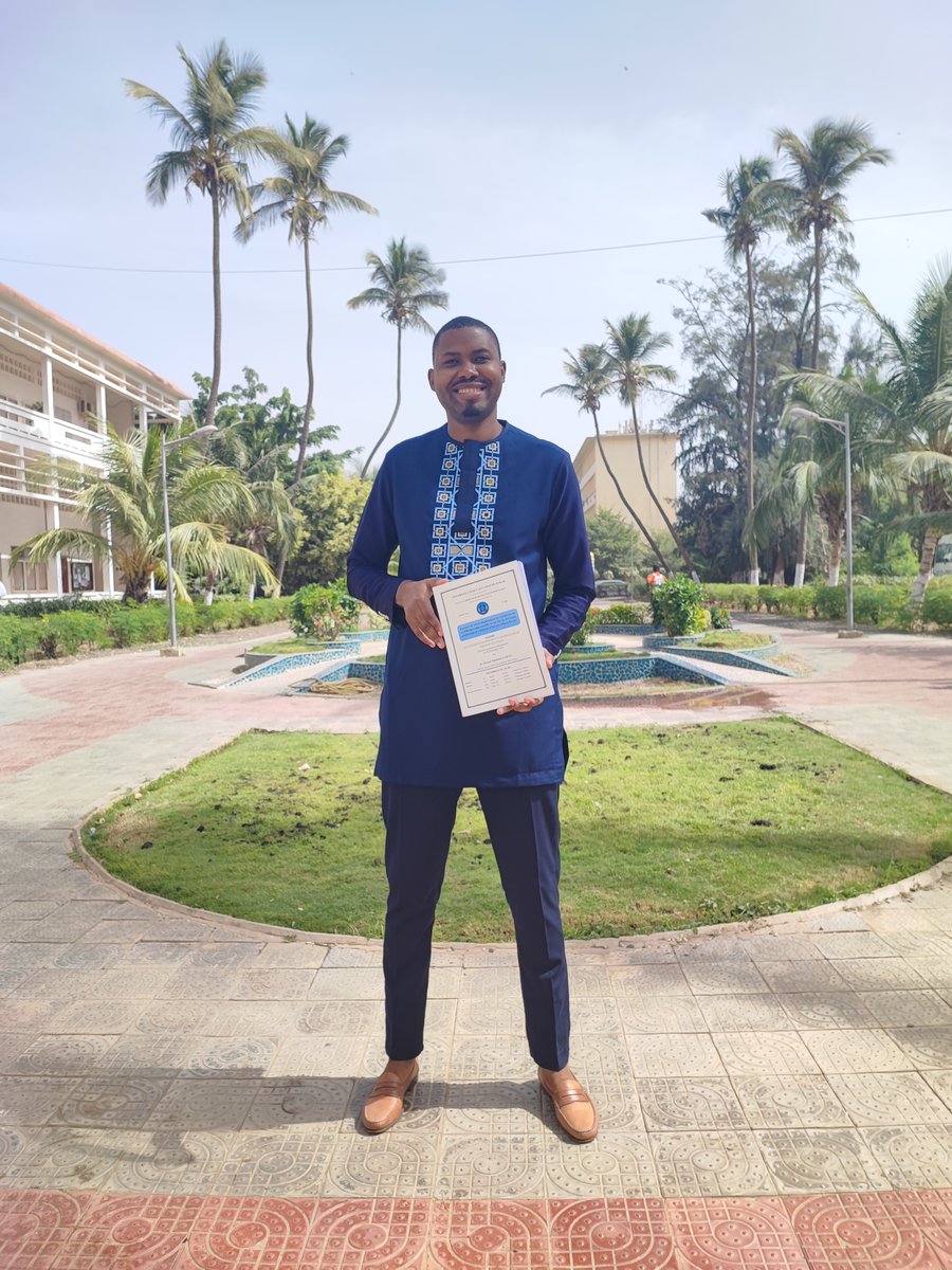 NdjokoKarine's tweet photo. News 🔥
Imaginez 2013, ce jeune homme de 32 ans recruté par @BEBUC_Scholars à @uniluofficiel 
Ajrd'hui, il est devenu chirurgien pédiatre. 
Trois praticiens 🇨🇩 seulement, recensés en 2019.
Nous contribuons pour 🇨🇩 digne et forte. 
Très fière de toi Dr @TshibwidA Congrats https://t.co/ucuGxqPRDT