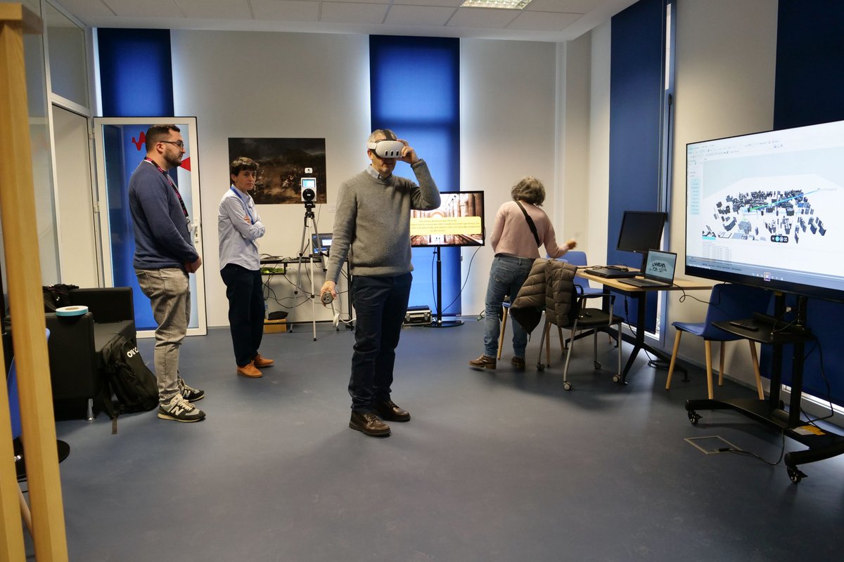 teolopezuma's tweet photo. En el edificio Ada Byron del Campus de Teatinos se han presentado hoy dos nuevas infraestructuras para la investigación en tecnología 6G: el nuevo laboratorio Keysight-UMA y el proyecto 'Red Victoria', cuyo fin es crear una red privada de I+D+i en 5G/6G en la provincia de Málaga. https://t.co/2mOpCm8q2r