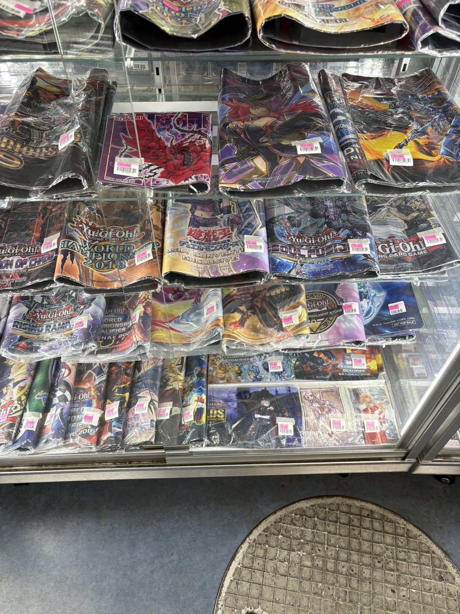 遊戯王 ✨販売情報✨ 遊戯王のプレイマットの特価コーナーを大量補充