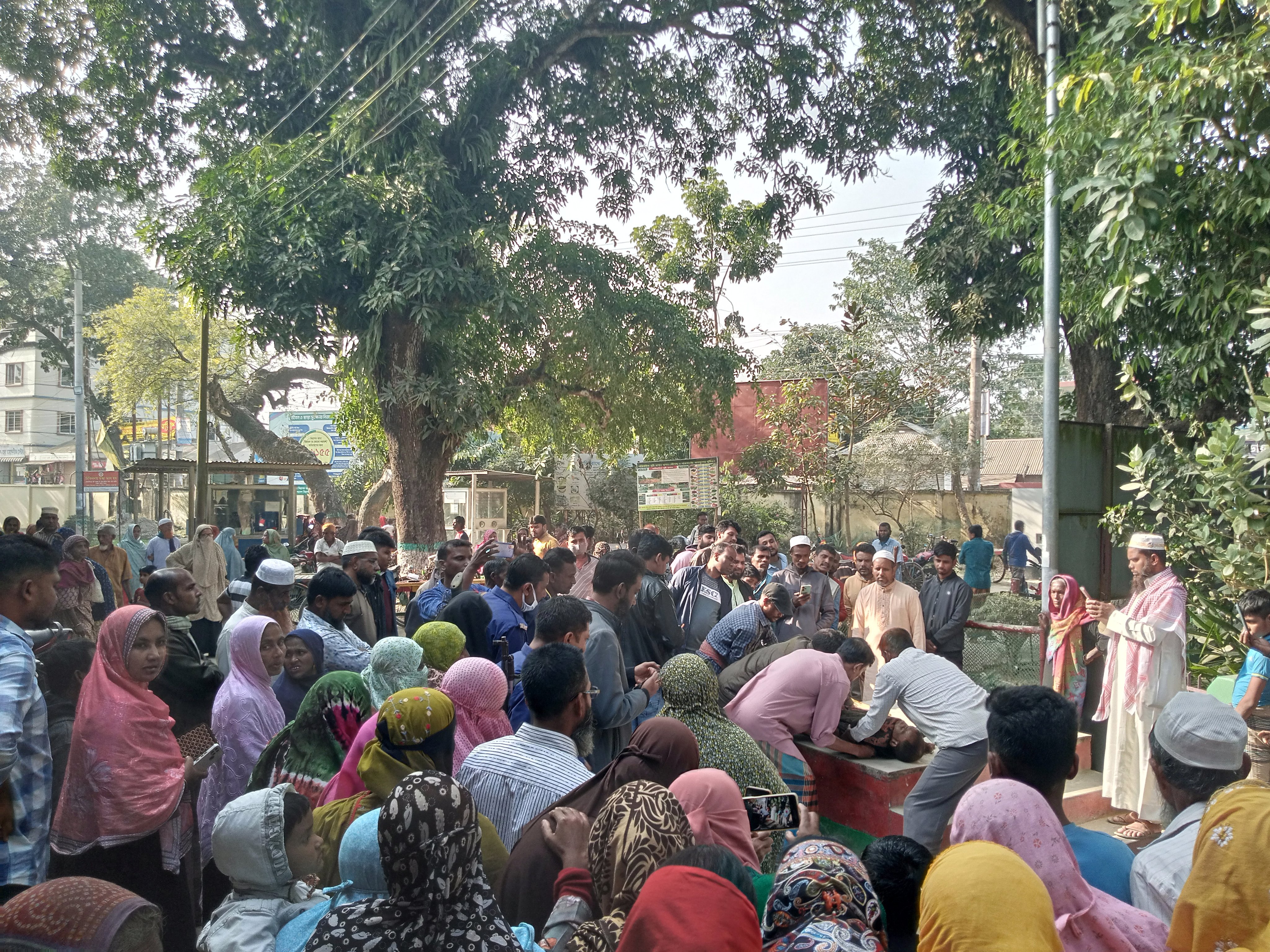 জমি সক্রান্ত বিরোধ; হাত-পা কেটে দিলো সন্ত্রাসীরা, নিহত-১ আহত ২, আটক-১