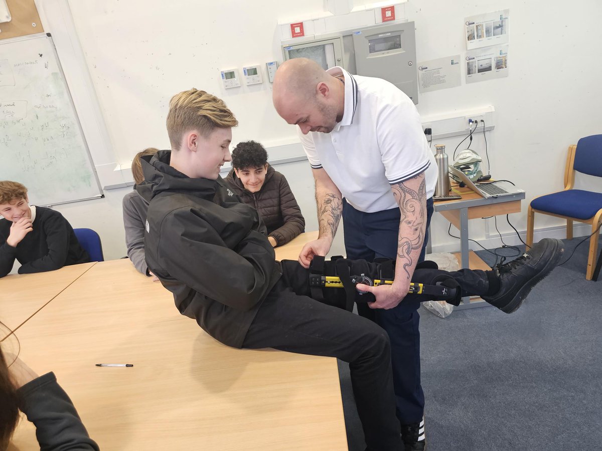 University Hospitals Plymouth Physiotherapy Team (@uhp_physio) on Twitter photo Showing the next generation of potential #physiotherapist some of what we do as part of recent work experience session here at <a href="/UHP_NHS/">University Hospitals Plymouth NHS Trust</a>
Photos shared with consent
#workexperience #nextgeneration Showing the next generation of potential #physiotherapist some of what we do as part of recent work experience session here at <a href="/UHP_NHS/">University Hospitals Plymouth NHS Trust</a>
Photos shared with consent
#workexperience #nextgeneration