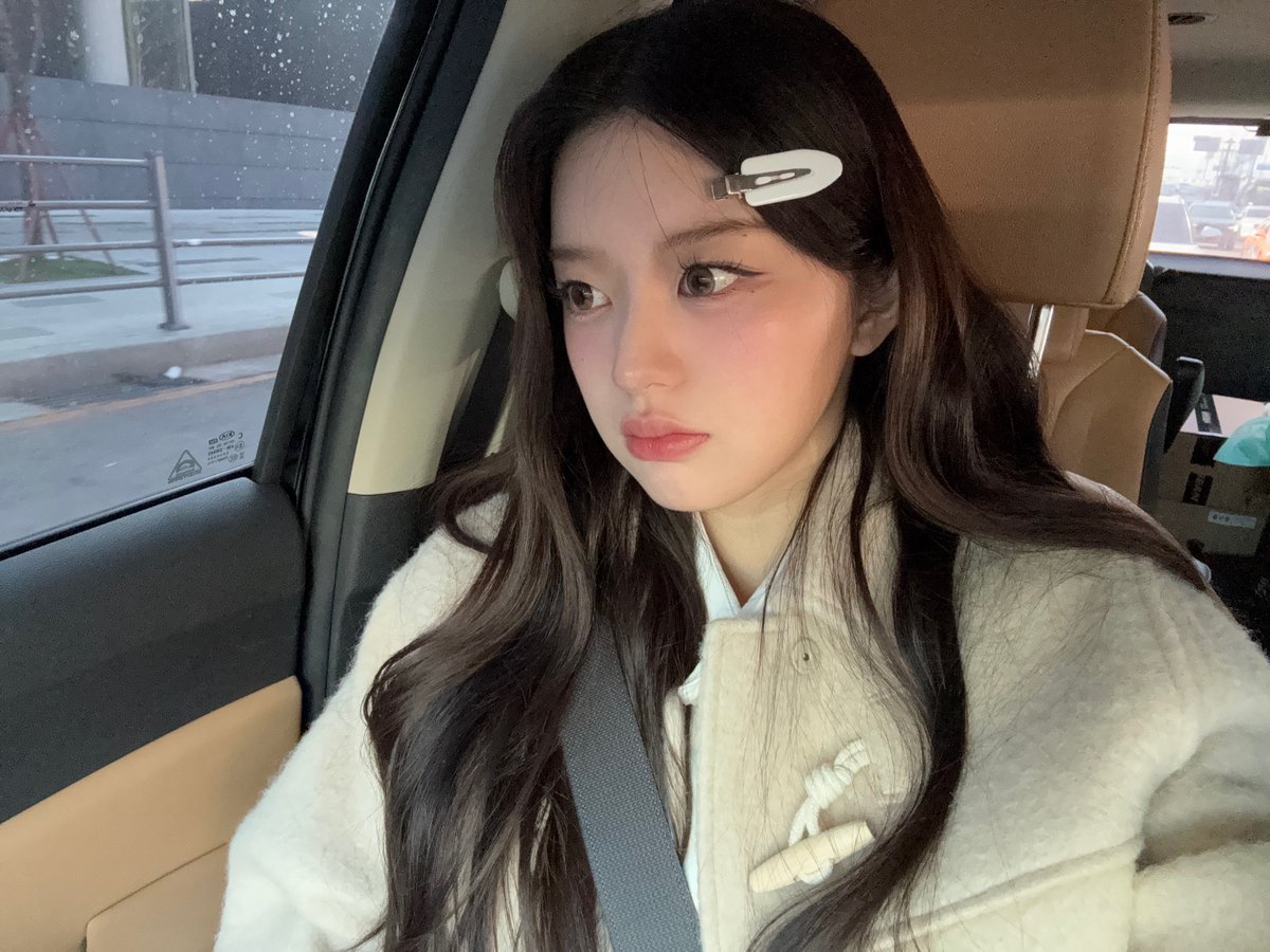 archiveofminju's tweet photo. #MINJU weverse update 💭 https://t.co/z2TXyFEZBW