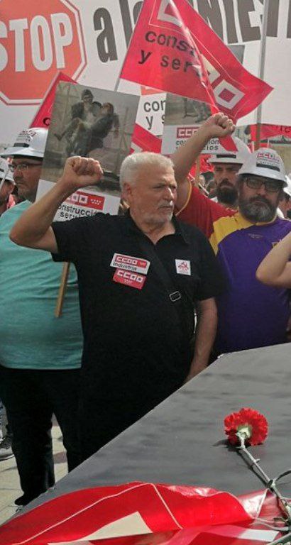 Conocemos con infinita tristeza el fallecimiento de nuestro compañero y camarada Luis Lunar.
Militante de <a href="/elpcm/">Partido Comunista de Madrid</a> e <a href="/IzquierdaUnida/">Izquierda Unida🔻🇵🇸</a> y sindicalista de <a href="/CCOO/">Comisiones Obreras</a>. Un luchador honesto e imprescindible.
Que la tierra te sea leve, Luis. No te olvidaremos!