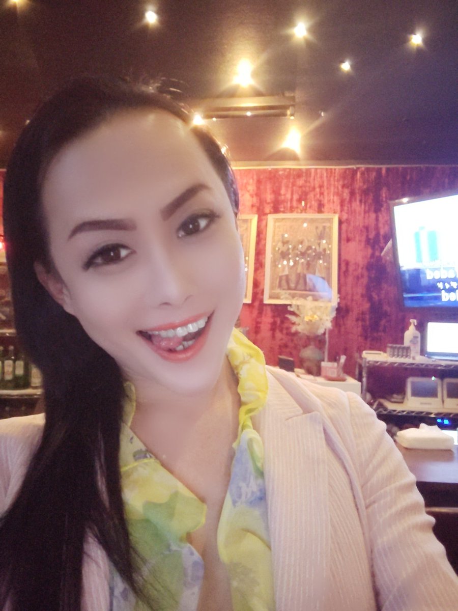 ha70598's tweet photo. @千葉佐倉　♥️椿屋♥️おかま♥️
外は寒いけど店なこはあたたい
ハーピー♥️
21:00時からラストまでオカマと
お酒飲みながら歌って笑ってなんちゃってこらえましょう　わかん　にゃんこ♥️

パウラです宜しくお願いします♥️ https://t.co/a6ve4g7Ah5