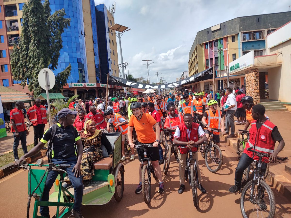 Volg ons ook op <a href="/instagram/">Instagram</a>, <a href="/facebook/">Facebook</a> en <a href="/LinkedIn/">LinkedIn</a> 
🚴‍♀️🚴🏿‍♀️🚴🏿‍♀️🚴‍♀️
instagram.com/cyclingoutofpo…
facebook.com/coop-africa