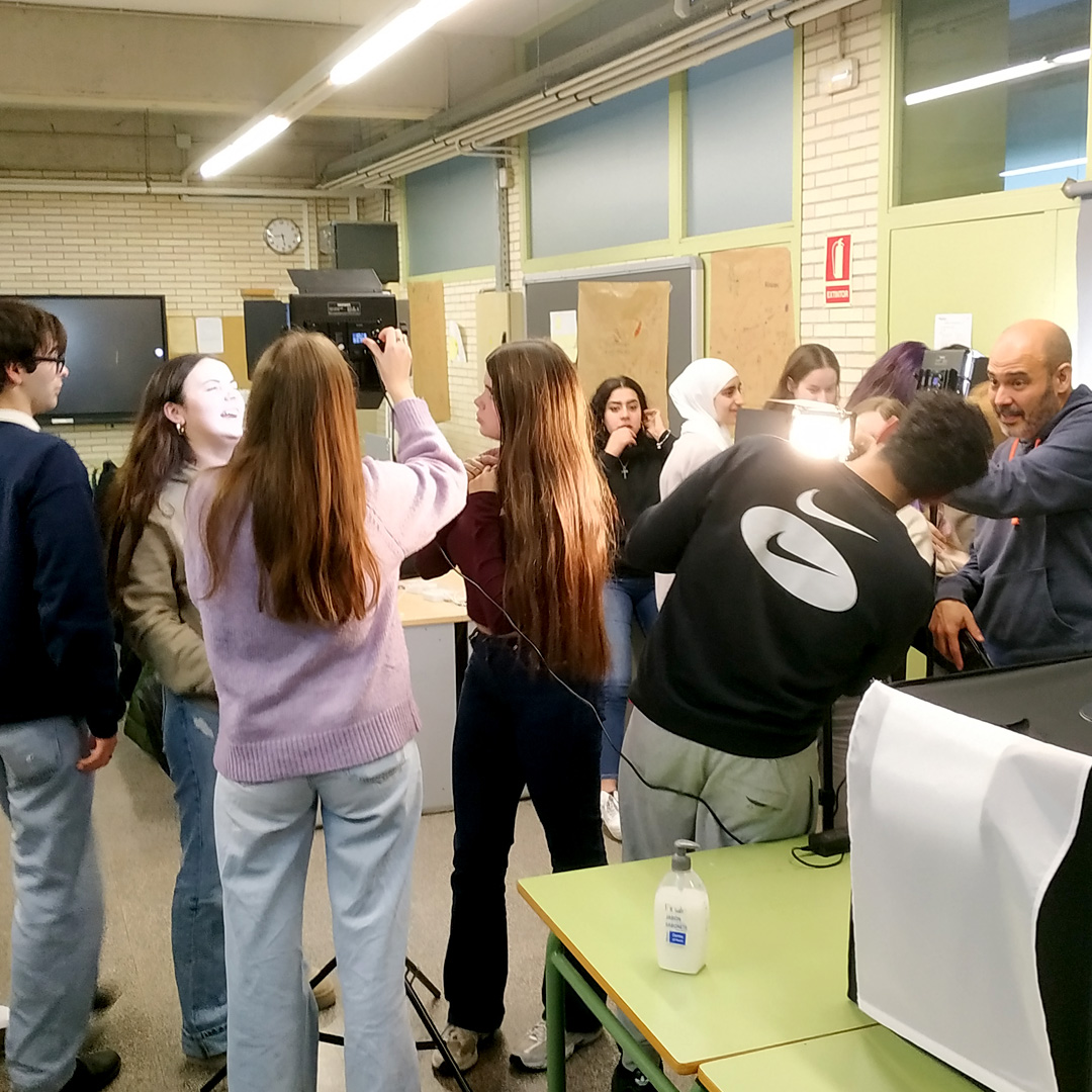 👉 2n de Màrqueting i Publicitat fa un curs de fotografia comercial

🖥️ Hem treballat la càmera rèflex, la composició i el revelatge digital.

➡️ bit.ly/3WjMqdO

#iSantaEugèniaFP #girona