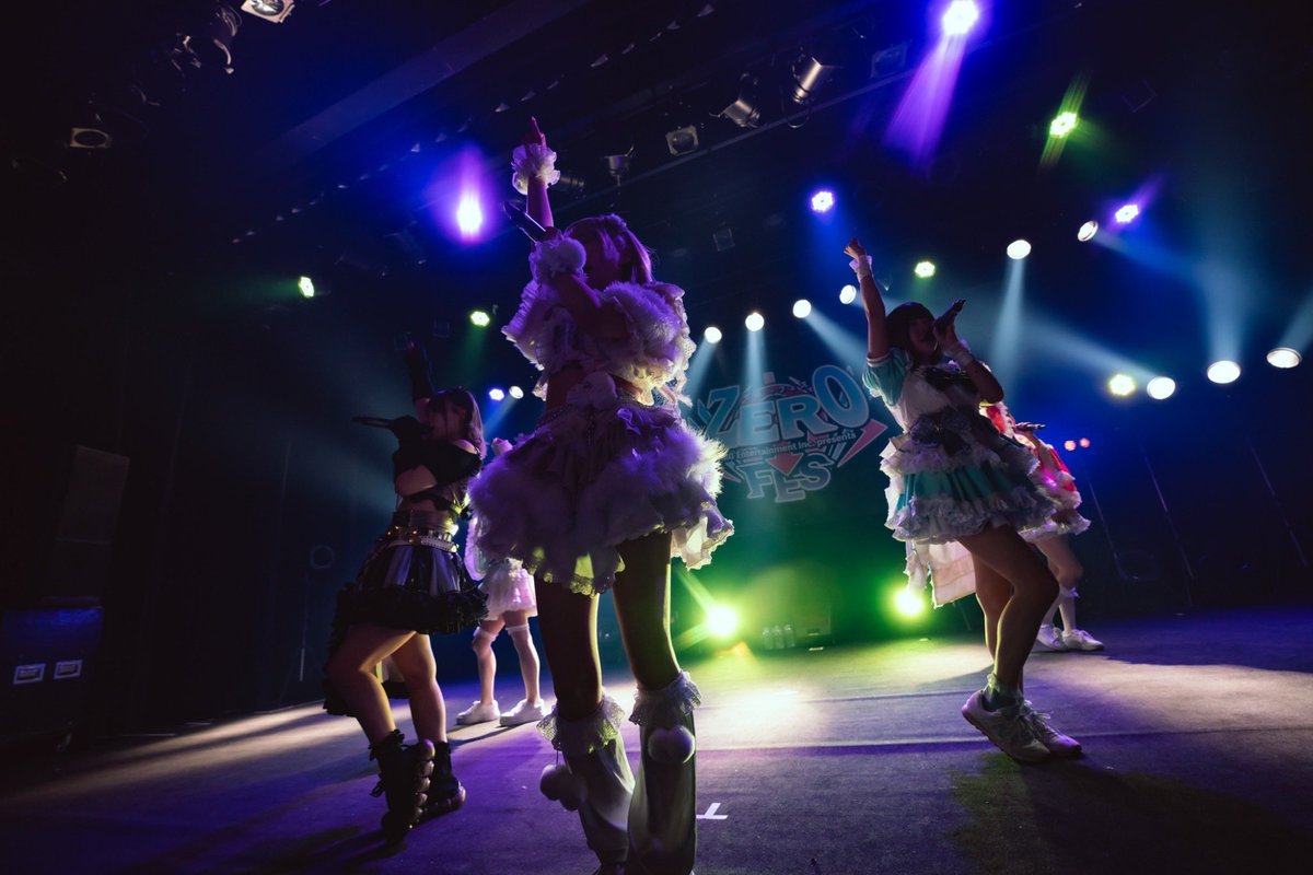 zero_fes's tweet photo. ◤◢◤◢◤◢◤◢◤◢◤◢◤◢
　　　#ZEROFES速報
◤◢◤◢◤◢◤◢◤◢◤◢◤◢

        “ 夜光性アミューズ “
        【 @Yoruamiofficial 】

いよいよトリ前⭐️ﾏｯﾃﾏｼﾀ
ステージ見たらもう中毒者 !!
よるあみサウンドでボルテージ全開ッ 🎪❤️‍🔥

#よるあみ https://t.co/CGqDHPAYtd