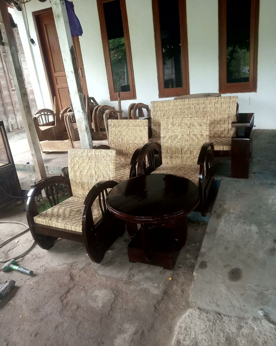CipEncip's tweet photo. Silahkan kursi antik nya

Info pemesanan wa:083813036252

Follow:@CipEncip 

https://t.co/OK9Gm9p60o

Workshop
Dukuh: ndersah
Desa: karangrejolor 02/01
Kec: jakenan, pati, jateng

#kursikuno #kursiantik #kursilawasan #kursitamu https://t.co/eJB8GwlCcj
