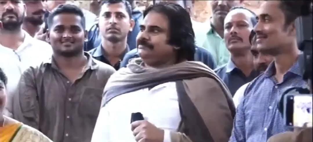 wildddhfm's tweet photo. @kalyan__cult Looks looks 😂😂😂 https://t.co/felEhOMG8J