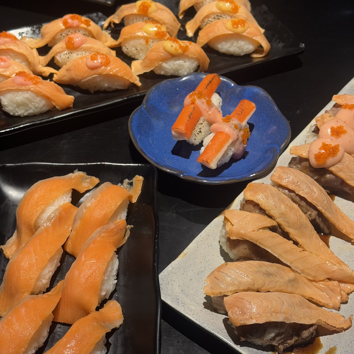 queerisy's tweet photo. SURGA DUNIAKU.. all u can eat… SUSHI… cuma 145Ribu…… di JAKARTA ㅠㅠ KENYANG banget dan enak…….. TOLONG….. mau LAGI 😖🍣 https://t.co/oQQ525pTOJ