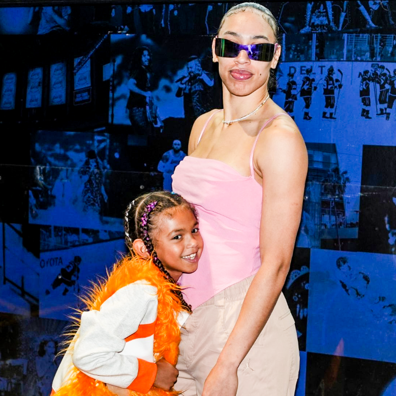FOS's tweet photo. For all the glitz and glam of Unrivaled, one practical element is standing out to a number of players: nannies.

The new 3-on-3 league has nannies to watch players’ children before, during, and after practices and games.

More on-site from @mgfleming12 ⬇️