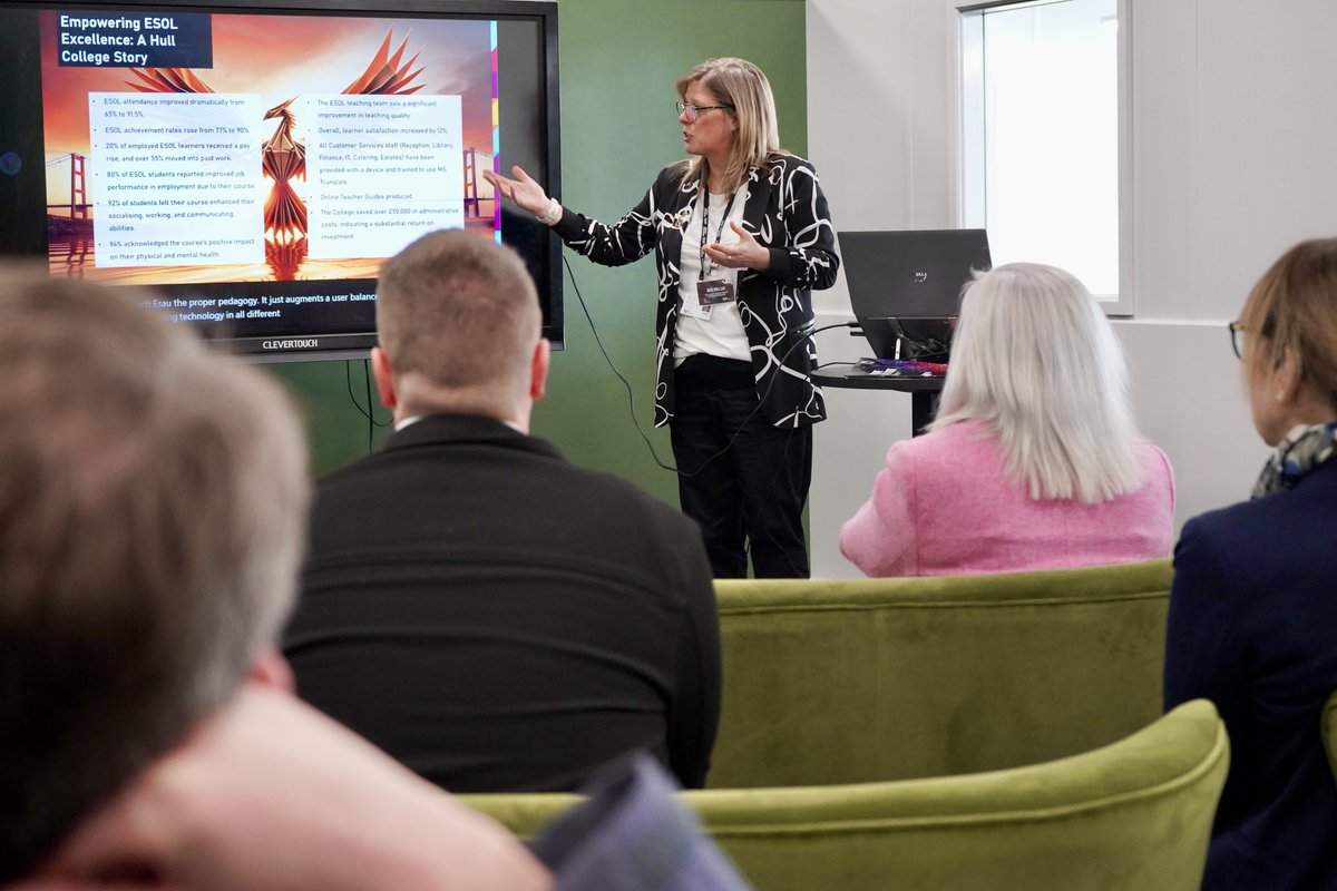 Hull College tweet media