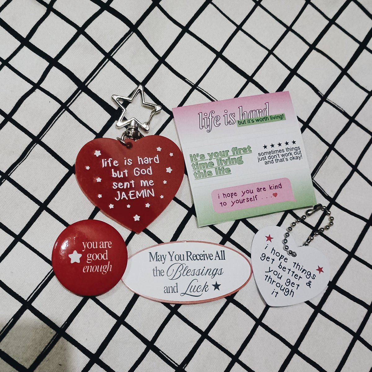supal0nelYy_'s tweet photo. Makasih udah buat keychain lucunya😍 @coolestarchive https://t.co/UBnIxI8J3o
