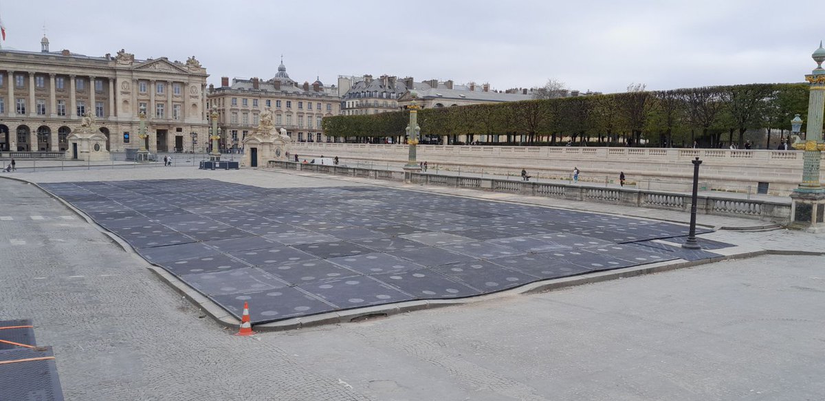 GroupeTSPS's tweet image. TSPS en action à la Place de la Concorde ! 🚧
Dans le cadre du Carrefour pour l&apos;Emploi à Paris, nous avons installé 2 575 m² de plaques pour :
✔️ Préserver les terres pleins
✔️ Faciliter la logistique pour poids lourds
✔️ Assurer la stabilité sur ce site historique