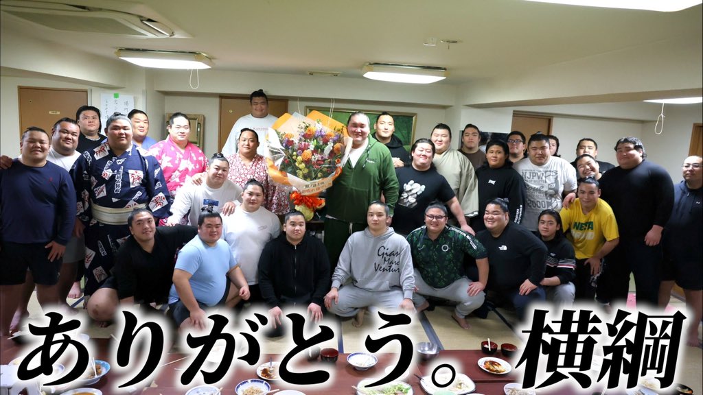 isegahama_beya_'s tweet photo. 引退会見が行われた本日の密着映像が公開されました。

#伊勢ヶ濱部屋YouTube #照ノ富士
https://t.co/EXyAfuRgUV https://t.co/ZXLKYmEvEz