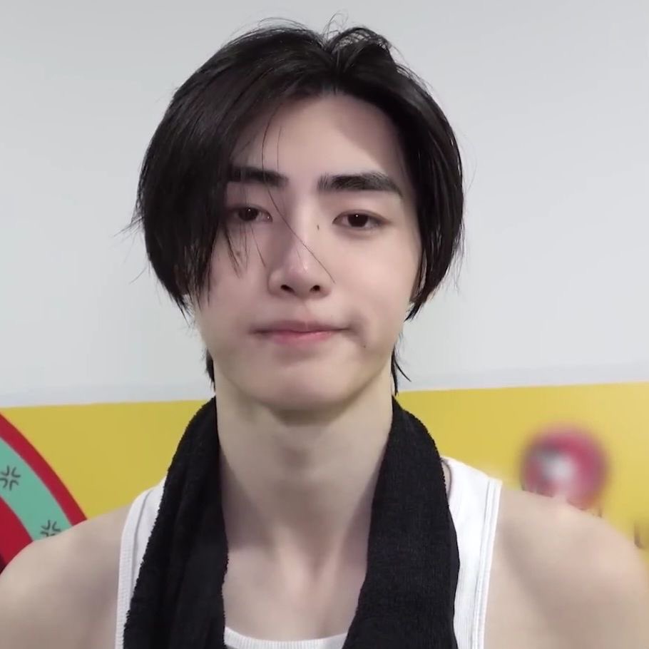CYN0SUR3X's tweet photo. ⠀

⠀ ⠀| 170125 —— random kassira

tรุษจีuนี้ มี real tee๋ เป็นของตัวเองกันรึยังครับ เฮv เฮv ต้นปี 🧧 , ถึงผมจะไม่มีเชื้อจีuด้วยซ้ำ

( credit on vid. ) https://t.co/xC09GBnyfM