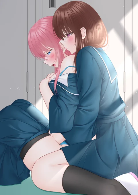 「お着替え手伝ってあげよっか?」 #創作百合 