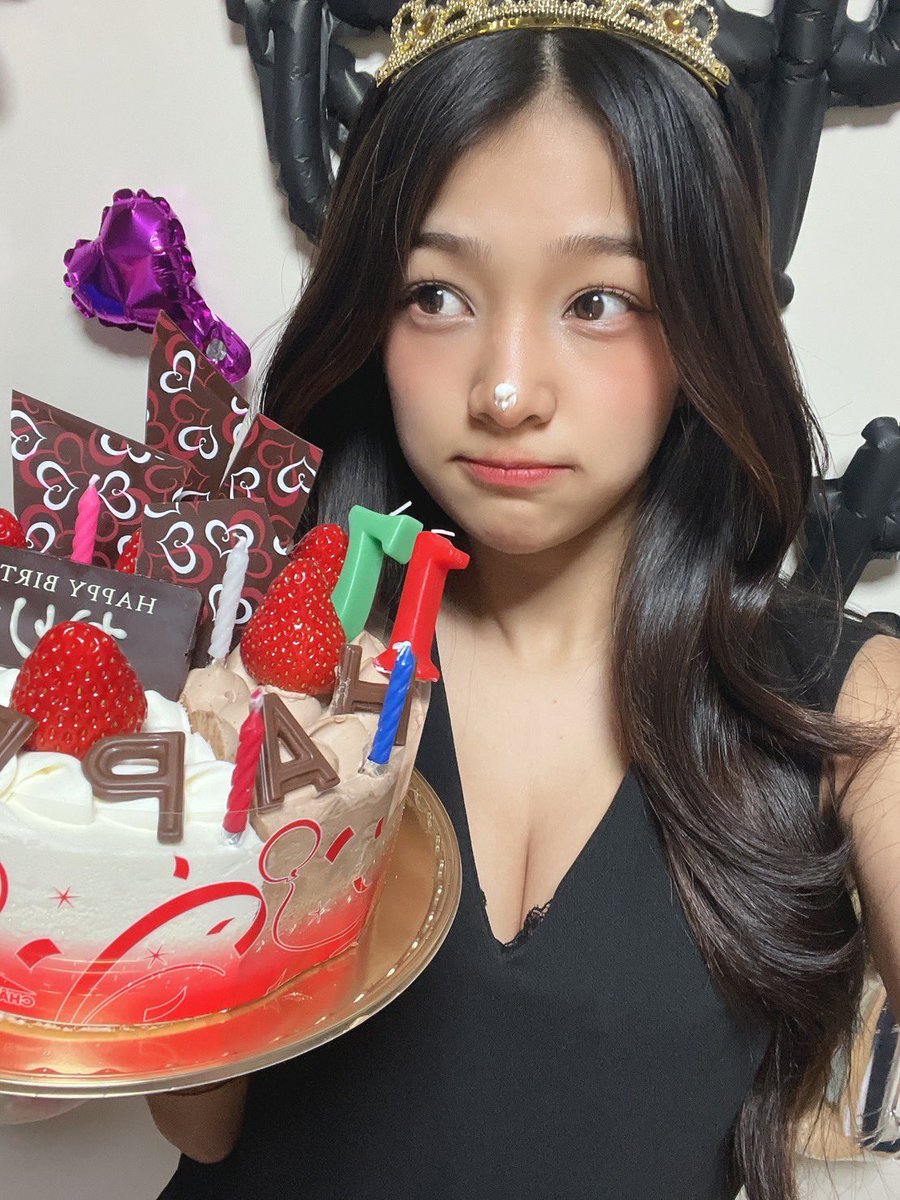 nizisaki_karina's tweet photo. 17歳になりました!🎂 https://t.co/ZOPg0TnzCD
