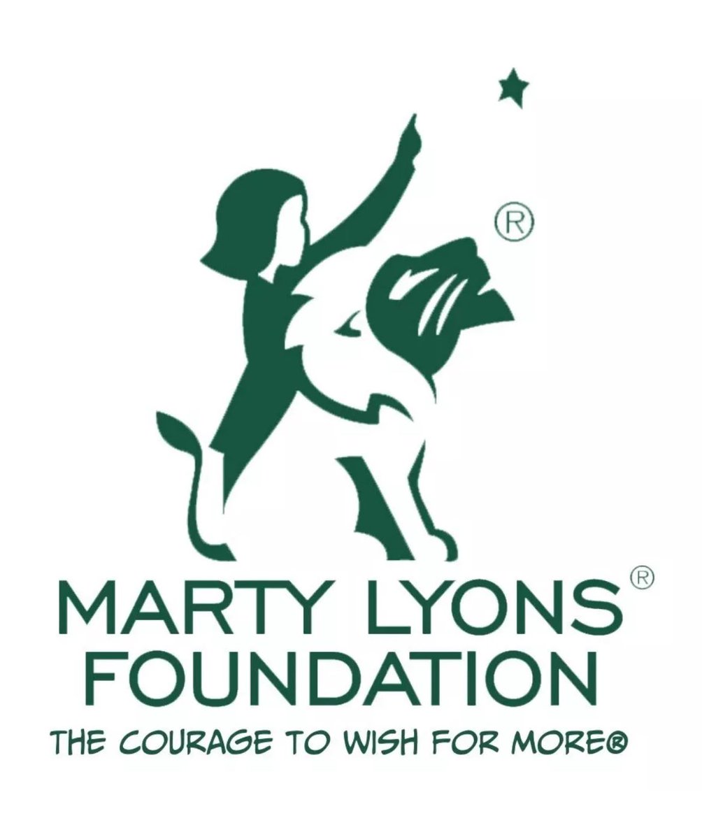 KZSportsMktg's tweet photo. Check out this 1982 @Topps #MartyLyons autographed rookie card!

100% OF THIS SALE BENEFITS THE @martylyonsfdn to help us grant even more wishes👍

Bid Now 👇🏈👇🏈

#JetUp  #RollTide #baseballcards #thehobby

https://t.co/sd8bpLhBPl https://t.co/WPCfxzirtL