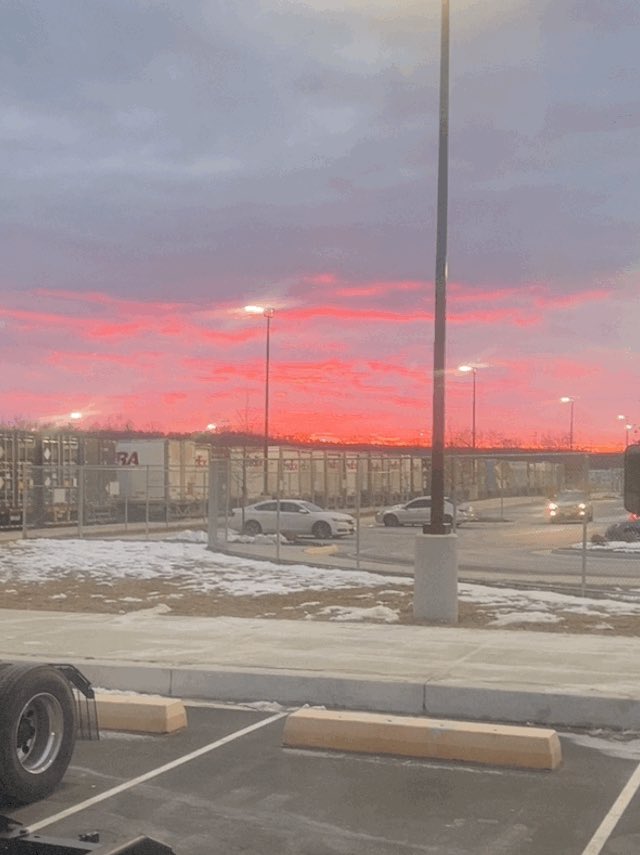 NdependentNae's tweet image. The Sunrise is beautiful