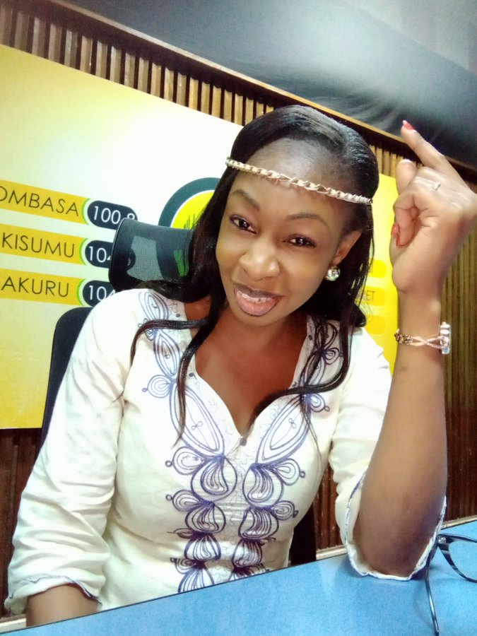 Mtotomzuri001's tweet photo. #TafrijaChaguoLako 
LOADING.......
Jiandae na Req yako!
and,

Standby for the hottest Furahiday show

na  Team Dadaz...

@Mtotomzuri001 na @mwajumachozi 
@RadioTaifaFM 

'Hii Ni Kubwa Na si chocha' https://t.co/ejSEy3m9Z6