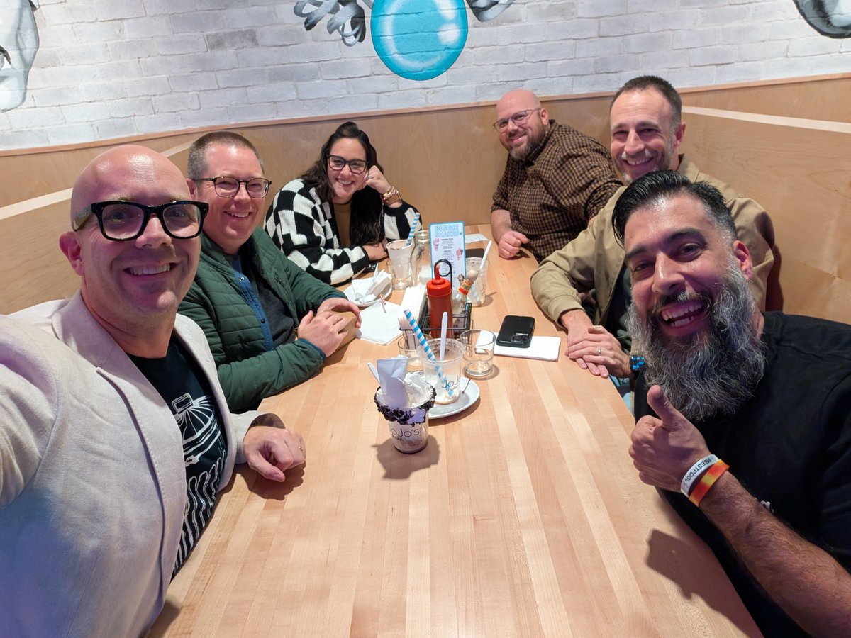 jmattmiller's tweet photo. FETC 25 has been a blast! Presented on how I used AI in my classroom -- and "timeless skills" that will serve students in their AI future. (And a whole lot more.)

Saw friends. Met new ones. Grabbed a quick selfie with our keynote, Guy Kawasaki.

Get my #FETC slides/resources at https://t.co/Wa19G2Ui1R