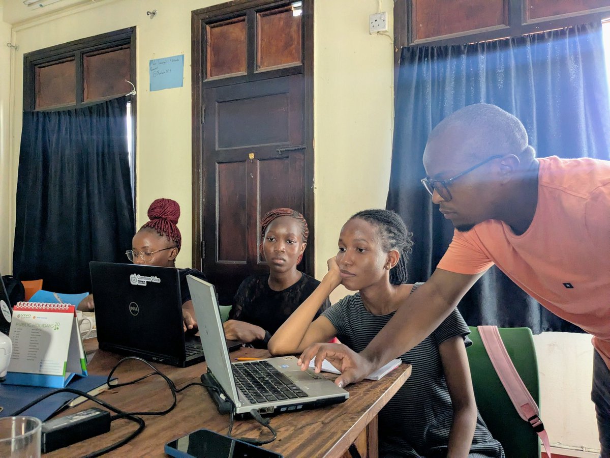 antony_wugoma's tweet image. @FlutteristaMsa first session of the year with Griffin taking the participants through creating custom widgets in Flutter at @pwaniteknowgalz
@FlutterDev @flutteristas
#flutterdev
#mobileappdevelopment