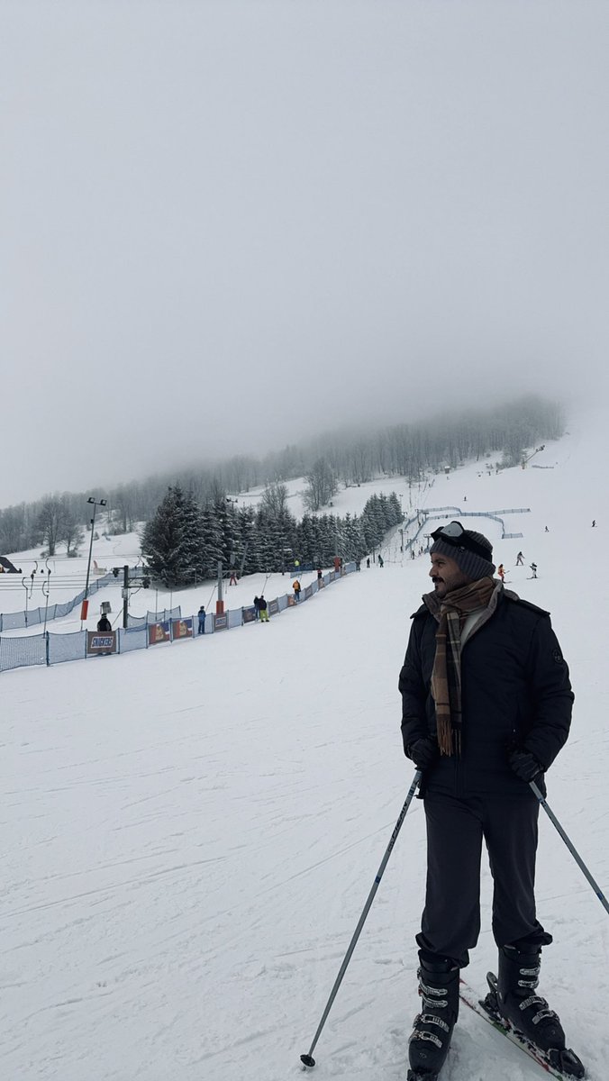 iAB__H's tweet photo. عشوائيات ثلجية ❄️☃️

بولندا 🇵🇱 - سلوفاكيا 🇸🇰 - المجر 🇭🇺 https://t.co/7juB3qKoUN