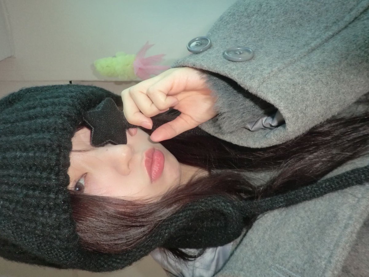 모카라는  여성이참조흐다
