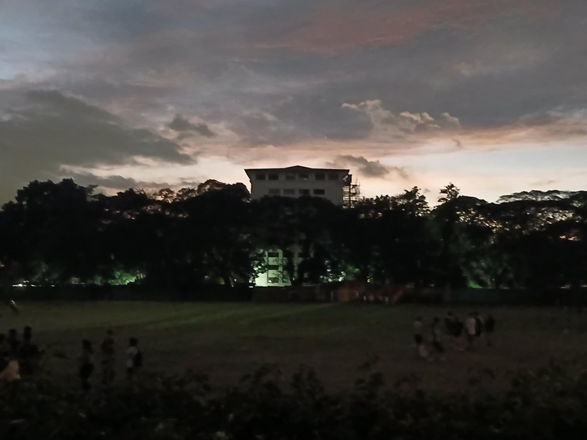 pmnlgrrr's tweet photo. Once in a blue moon ang mapadpad sa UPD😅😀 https://t.co/dscKKSgQ5G