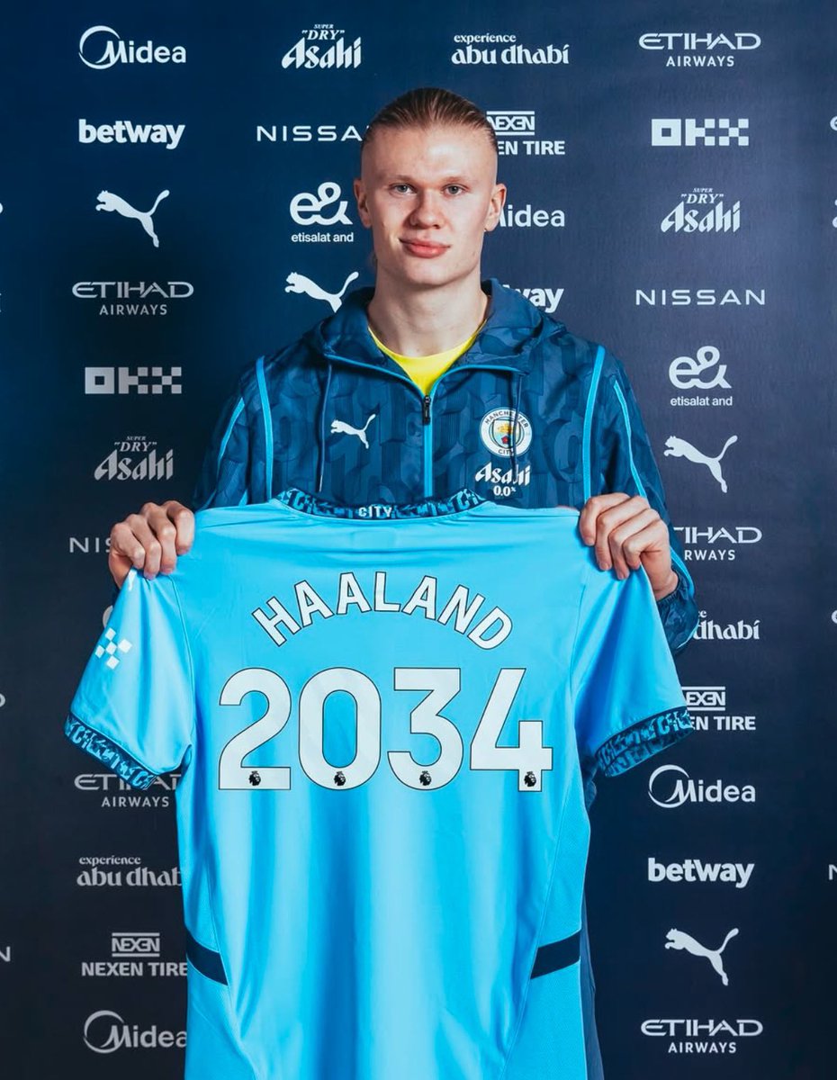 EPLBible's tweet photo. Spare a moment for Alan Shearer on this Friday morning… https://t.co/3WoeaejQ4v