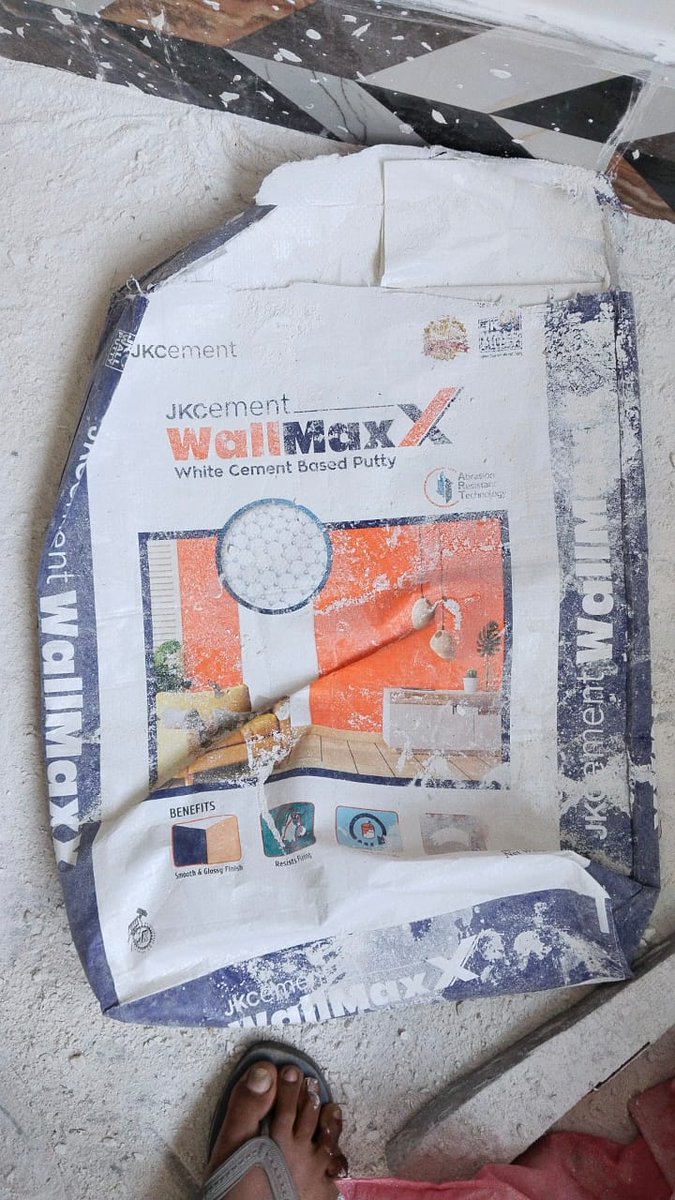 ShivKchy's tweet photo. @MadhavSOfficial @JKCementIndia

Dear chairman and Ceo

I am Krishna Kumar from Supaul district of Bihar.

I want to draw your kind attention towards my problem. I'm one of the buyer of your product "JKCement wallmaxx white cement based putty".

I bought it 10 days ago by seeing https://t.co/e1Zqw0OFQN