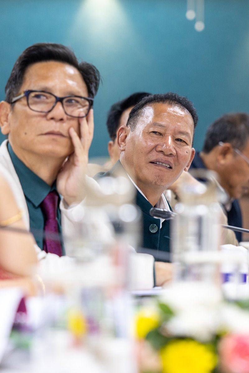 PemaKhanduBJP's tweet photo. I hope the 2-day Conference of Deputy Commissioners brings new vigour, energy and speed to our collective efforts.

Along with Hon’ble Ministers, Mentor Secretaries, Deputy Commissioners, and senior officers of the Government of Arunachal Pradesh, we convened for this important conference. 

@PMOIndia 

1/2