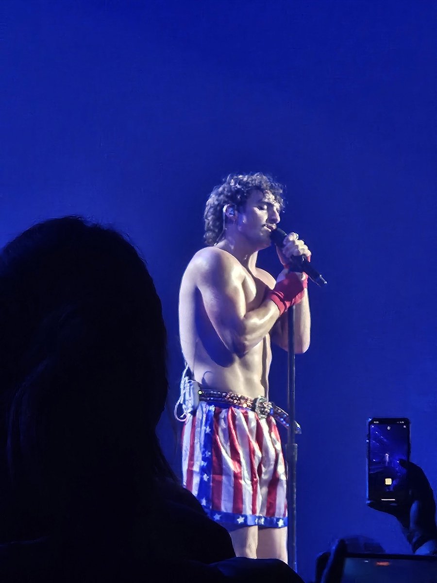 emmastacey_'s tweet image. Benson Boone tonight in Melbourne! 🔥 #sososogood