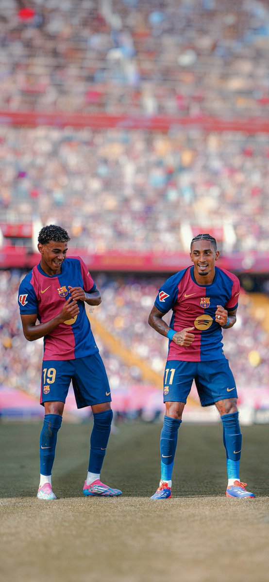 Pictureaddtt's tweet photo. Footballers #wallpaperaddict https://t.co/Kya5olknVS