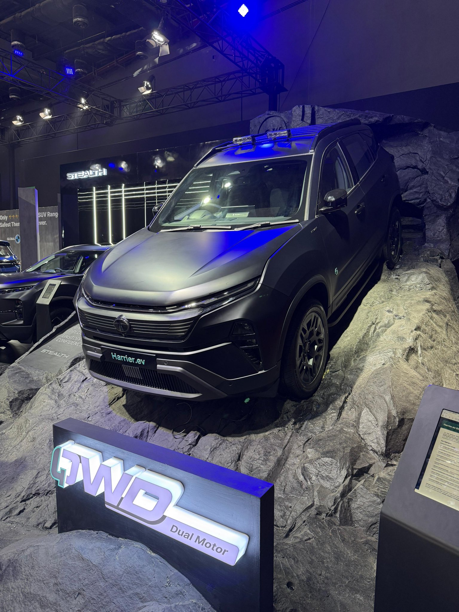 MotorBeam on X: "The all-new Tata Harrier.ev Stealth Edition has arrived! Here's what makes it stand out: -Quad Wheel Drive (QWD) with dual-motor system delivering 500 Nm torque for exceptional performance -Built