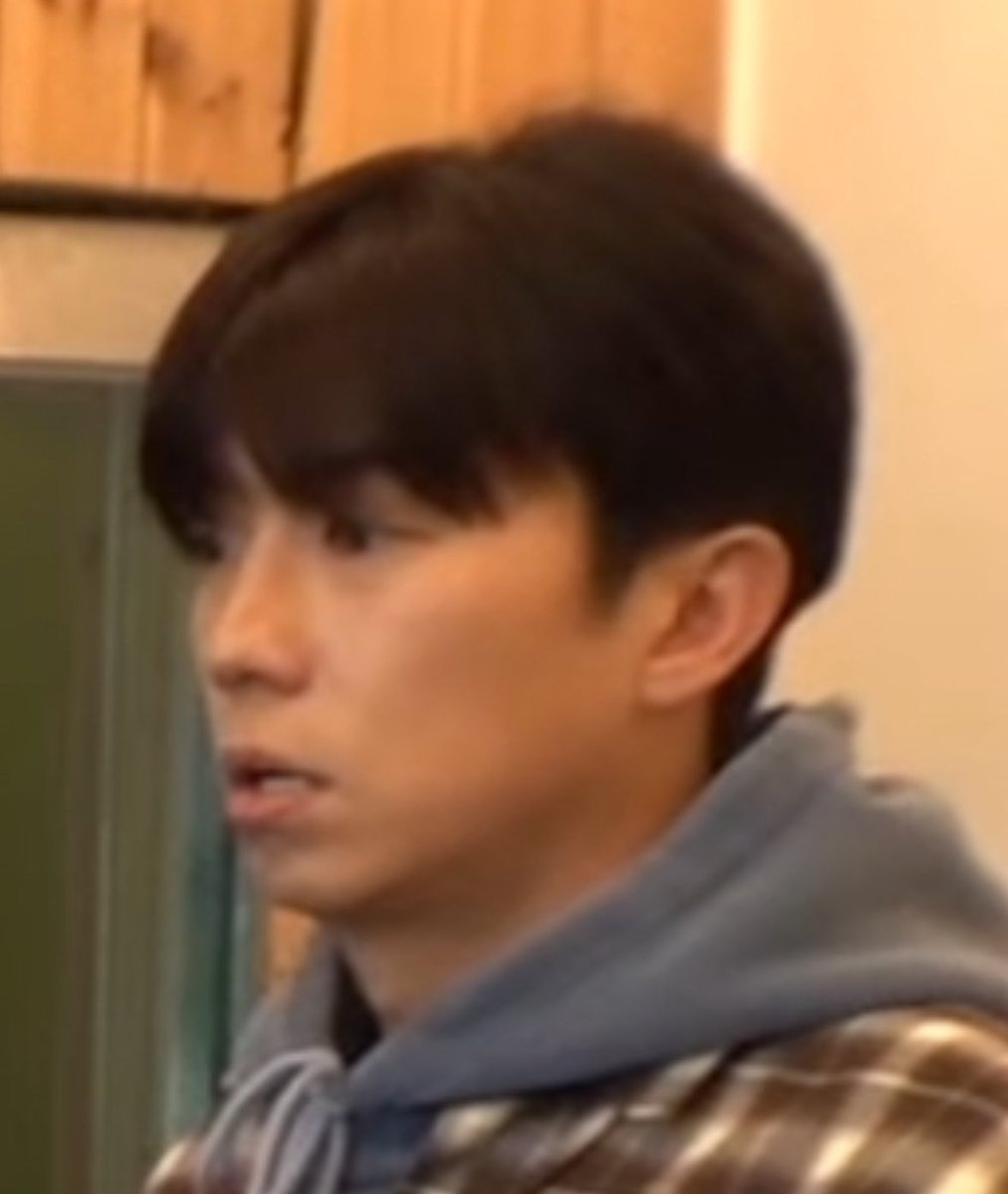 sxyldy_btm's tweet photo. JangWooYoung who is having food coma looks so funny ๐คฃ๐คฃ๐คฃ
#์ฅ์ฐ์ #JangWooyoung
#์ฐ์ #WOOYOUNG #2PM
#9700STUDIO #ํ๋ผ์ด๋2 https://t.co/OXmWtiLyUo
