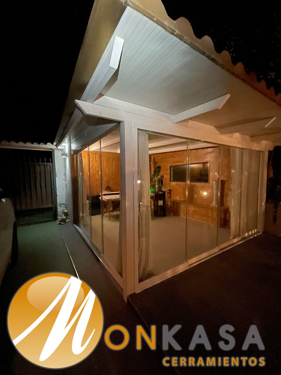 📷📷 ¡Disfruta de tus noches al aire libre con nuestras cortinas de cristal! 📷📷
La instalación de cortinas de cristal transforma cualquier espacio, permitiéndole disfrutar de la belleza de la noche 

<a href="/MONKASACERRA/">MONKASA CERRAMIENTOS</a>